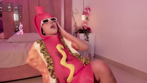 Sofie online show from 12/31/24, 06:13