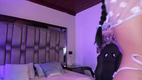 Snapshot of sofiewild_ chatting on 03/24/26, 06:13 sofie online show from 03/24/26, 06:13