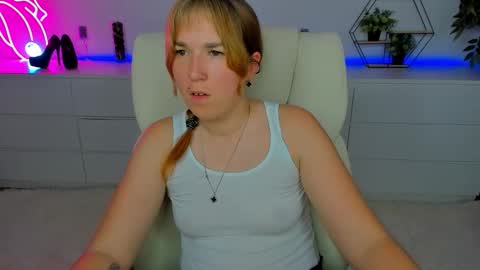 Snapshot of sofii_darling chatting on 10/07/25, 05:54 sofii_darling online show from 10/07/25, 05:54