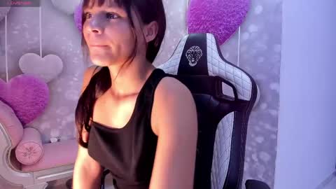 Snapshot of sofii_milkk chatting on 04/15/26, 03:57 Sofi online show from 04/15/26, 03:57