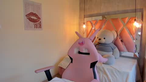 Snapshot of sofii_miller_ chatting on 01/14/25, 10:02 online show from 01/14/25, 10:02