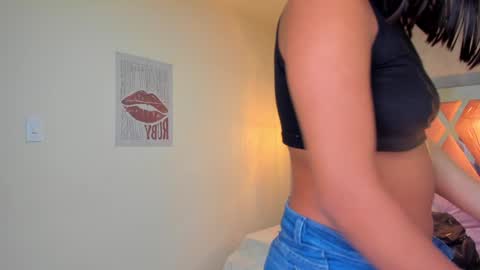 Snapshot of sofii_miller_ chatting on 01/22/25, 01:10 online show from 01/22/25, 01:10