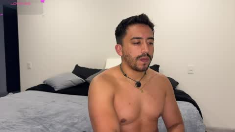 Snapshot of sofii_n_diego chatting on 04/28/26, 11:32 sofii_n_diego online show from 04/28/26, 11:32