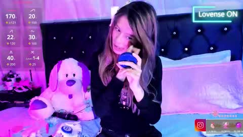Snapshot of sofiia_cute_ chatting on 02/25/26, 04:11 sofiia cute online show from 02/25/26, 04:11
