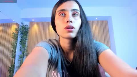 Sofiia  Everyday From 1400 to 2200 Col Time online show from 12/01/25, 06:02