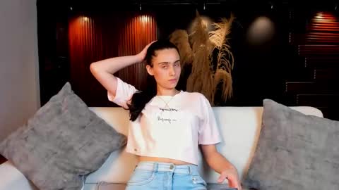 Sofiia  Everyday From 1400 to 2200 Col Time online show from 01/17/26, 06:44