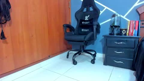 Snapshot of sofiia_up chatting on 01/13/25, 02:39 S O F I A online show from 01/13/25, 02:39