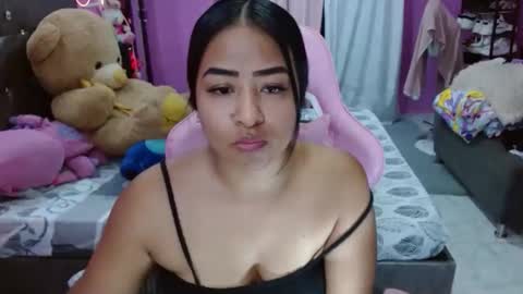 Snapshot of sofiiadreams chatting on 05/13/26, 12:41 sofia Dreams online show from 05/13/26, 12:41