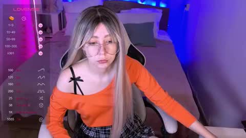 Sofia online show from 12/02/25, 01:55