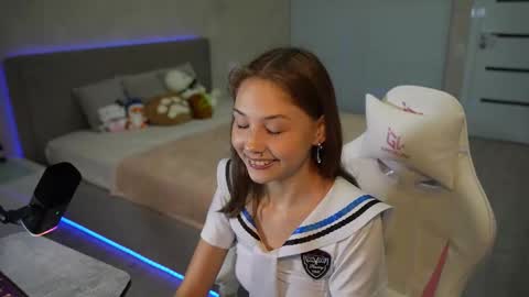 SofiMeow online show from 11/12/25, 06:52