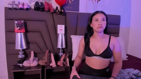 Snapshot of sofiperez_ chatting on 02/16/26, 11:17 online show from 02/16/26, 11:17