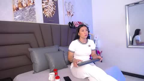 Snapshot of sofiperez_ chatting on 05/18/26, 11:16 online show from 05/18/26, 11:16