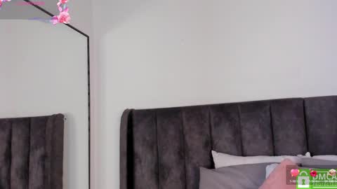 Sofia online show from 01/05/25, 02:30