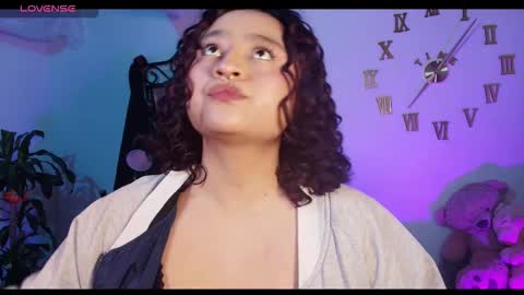 Snapshot of sofitabares_ chatting on 12/19/25, 09:33 Demi Sofia online show from 12/19/25, 09:33