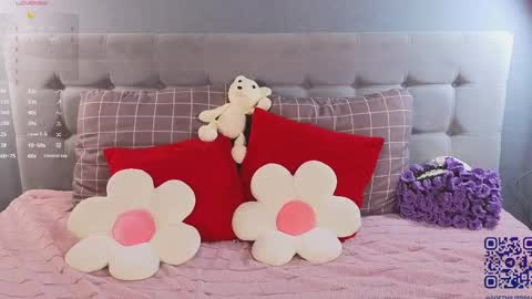 Snapshot of soft_babe chatting on 05/14/26, 08:15 Milisa online show from 05/14/26, 08:15