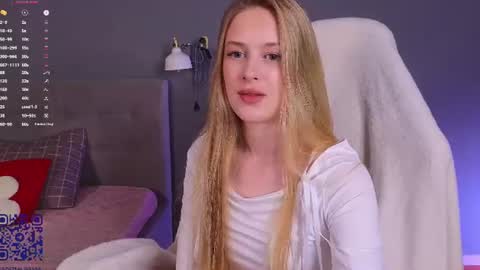 Snapshot of soft_babe chatting on 07/21/26, 08:00 Milisa online show from 07/21/26, 08:00