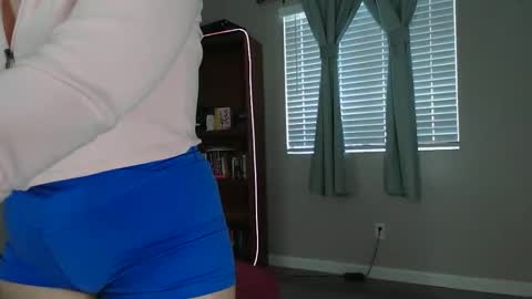 Snapshot of soft_latina chatting on 04/20/26, 12:02 Streaming 1129 7pm PST online show from 04/20/26, 12:02