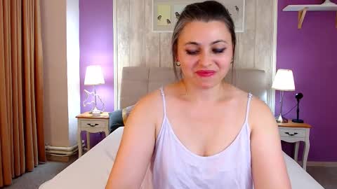 Snapshot of soft_lilly chatting on 10/29/25, 06:48 Lilly online show from 10/29/25, 06:48