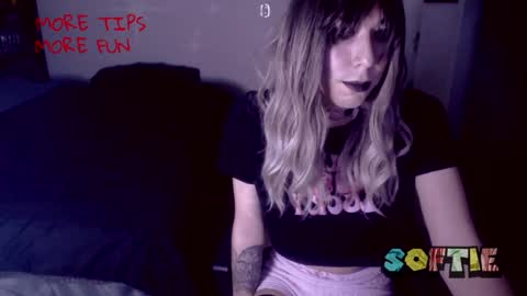 Snapshot of soft_serv chatting on 04/11/26, 12:15 Softie 3 online show from 04/11/26, 12:15