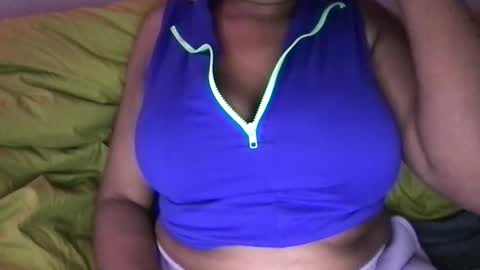 Snapshot of softberrry chatting on 12/19/25, 04:08 Jade online show from 12/19/25, 04:08