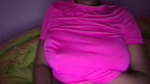 Snapshot of softberrry chatting on 12/20/25, 05:14 Jade online show from 12/20/25, 05:14