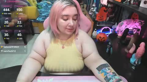 Sofie online show from 10/25/25, 02:41