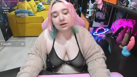 Snapshot of softie_sofy chatting on 05/23/26, 03:45 Sofie online show from 05/23/26, 03:45