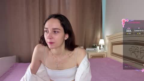 Snapshot of softiedream chatting on 10/13/25, 07:08 Elly online show from 10/13/25, 07:08