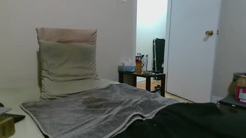 Snapshot of softiesex chatting on 06/25/26, 01:38 SUB online show from 06/25/26, 01:38