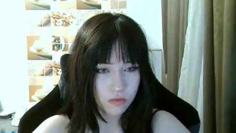 Snapshot of softieva chatting on 06/15/26, 05:15 Eva online show from 06/15/26, 05:15