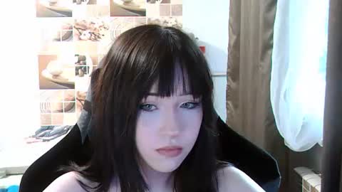 Snapshot of softieva chatting on 06/18/26, 04:33 Eva online show from 06/18/26, 04:33