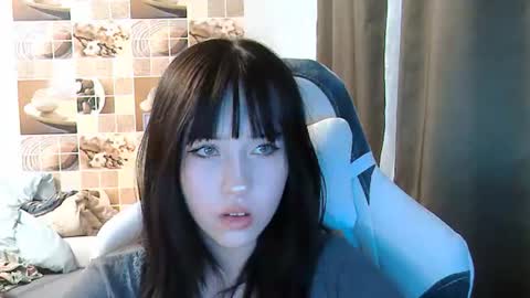 Snapshot of softieva chatting on 06/27/26, 05:07 Eva online show from 06/27/26, 05:07