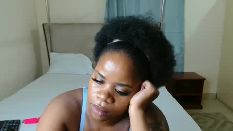 Snapshot of softlysinful chatting on 10/28/25, 06:10 softlysinful online show from 10/28/25, 06:10