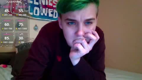 Snapshot of softtboyfriend chatting on 12/12/24, 01:10 Day online show from 12/12/24, 01:10