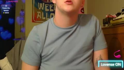 Snapshot of softtboyfriend chatting on 09/15/25, 01:27 Day online show from 09/15/25, 01:27