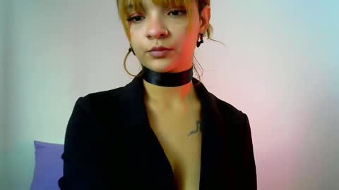 Snapshot of softy19 chatting on 12/13/25, 07:53 softy19 online show from 12/13/25, 07:53