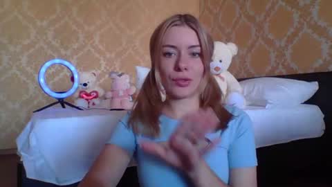 Snapshot of softy_aura chatting on 06/24/26, 10:36 softy_aura online show from 06/24/26, 10:36