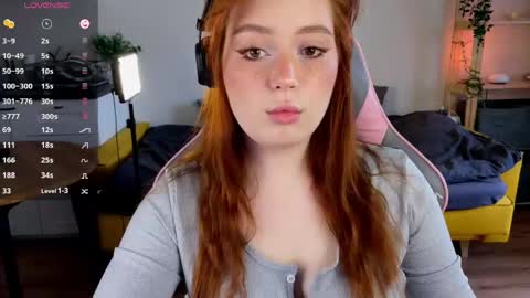 Snapshot of sofy_benson chatting on 04/13/26, 01:27 Sofy online show from 04/13/26, 01:27