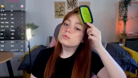 Snapshot of sofy_benson chatting on 04/19/26, 01:21 Sofy online show from 04/19/26, 01:21