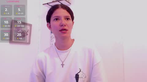 Snapshot of sofy_bonnet chatting on 04/09/26, 01:38 online show from 04/09/26, 01:38