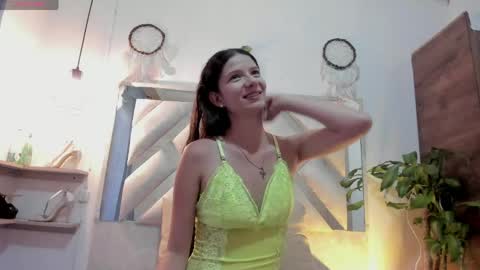 Snapshot of sofy_bonnet chatting on 04/22/26, 11:56 online show from 04/22/26, 11:56