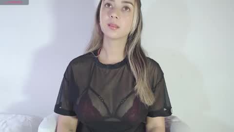 Snapshot of sol_rous chatting on 03/06/26, 01:18 online show from 03/06/26, 01:18