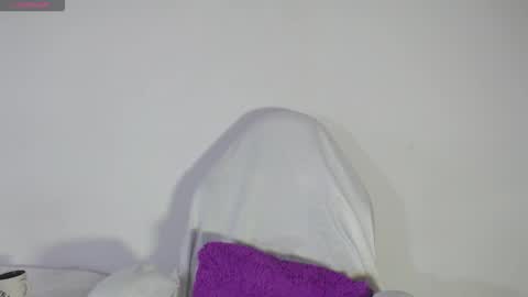 Snapshot of sol_rous chatting on 03/27/26, 01:33 online show from 03/27/26, 01:33