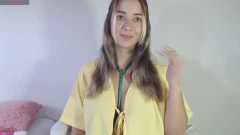 Snapshot of sol_rous chatting on 04/09/26, 12:43 online show from 04/09/26, 12:43