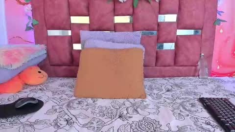 Snapshot of sol_stephanny chatting on 02/14/25, 06:29 Sol online show from 02/14/25, 06:29