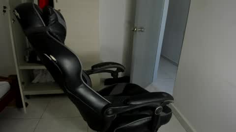sola_enzo online show from 05/19/26, 06:36
