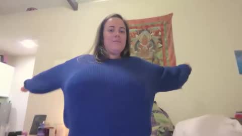 Snapshot of sola_limelight chatting on 04/22/26, 02:58 sola_limelight online show from 04/22/26, 02:58