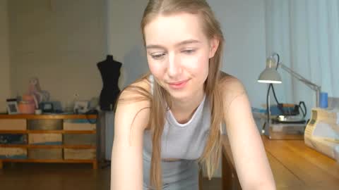 Bella online show from 01/19/25, 01:44