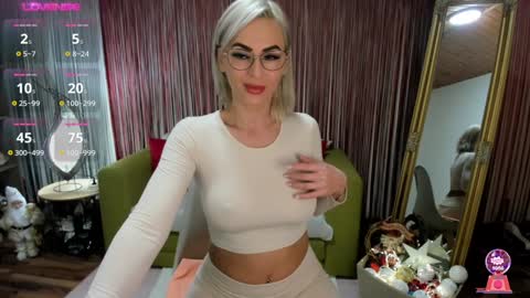 Snapshot of solar_criss chatting on 01/08/25, 09:01 Criss online show from 01/08/25, 09:01