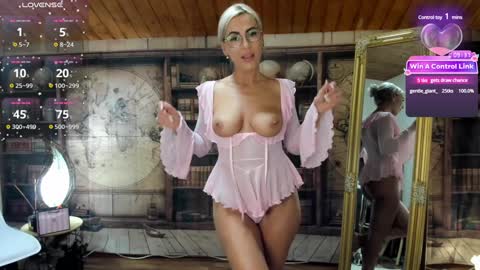 Snapshot of solar_criss chatting on 01/31/25, 09:16 Criss online show from 01/31/25, 09:16